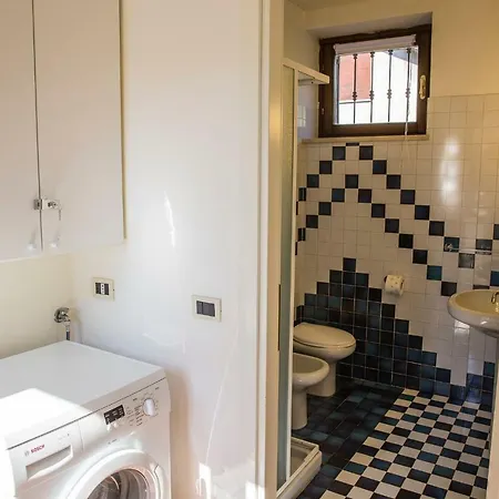 Garibaldini Apartment *